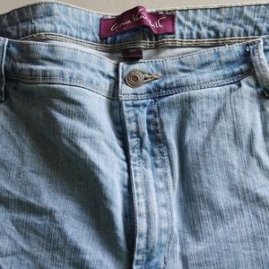 Gloria Vanderbilt Jean capris